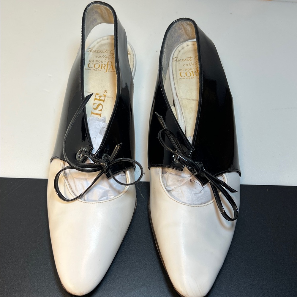 Vintage DuPont Corfam Black and‎ White Bow Slingback Pumps Heels